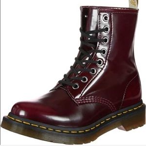 NWOB!!🔥Dr. Martens Brush Cherry Red